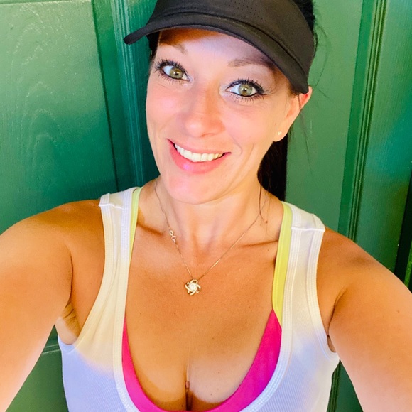 Meet your Posher, Katie - Picture 4 of 6